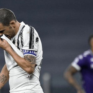  尤文图弗拉霍维奇制胜球绝杀紫百合  