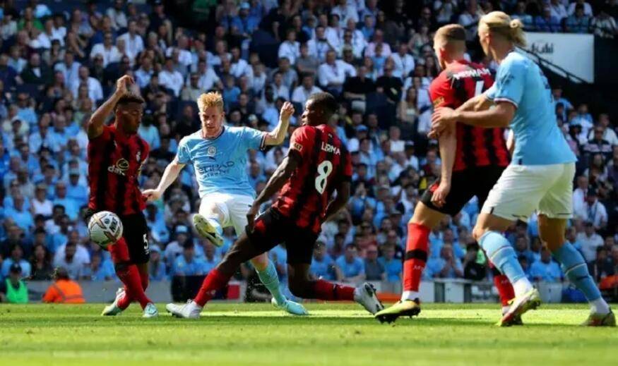 哈兰德戴帽破纪录，曼城狂胜伯恩茅斯  